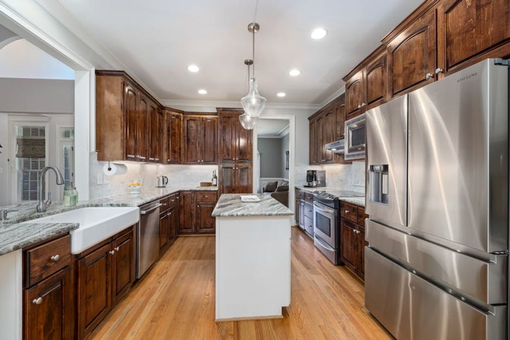 Curtis Adams באתר PEXELS corian kitchen countertops